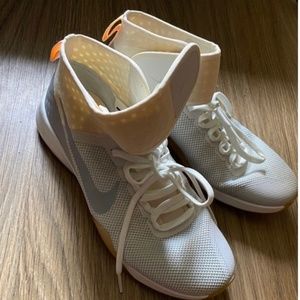 Women’s Nike Sneakers 8.5